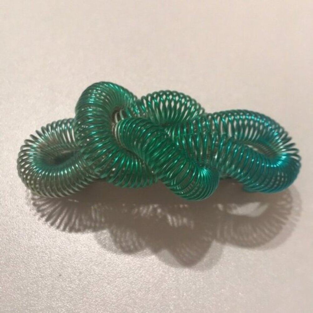 💙✨ Vintage Metal Coil Hair Clip with Turquoise Accents & Unique Knot Design ✨💙
